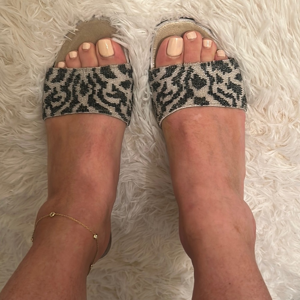 Gucci Stylish Black and Cream Women's Sandals